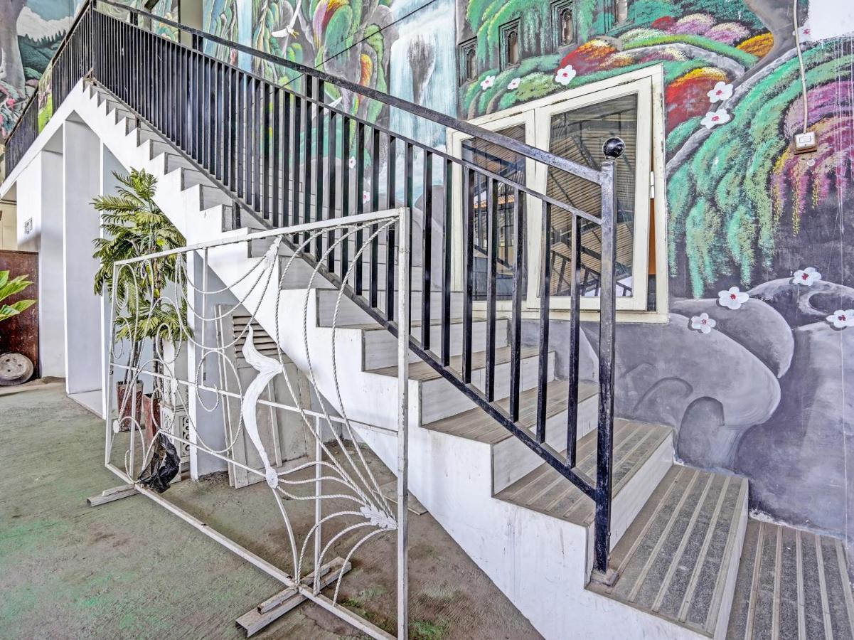 פרובולינגו Oyo 90943 Mochi 88 Homestay מראה חיצוני תמונה