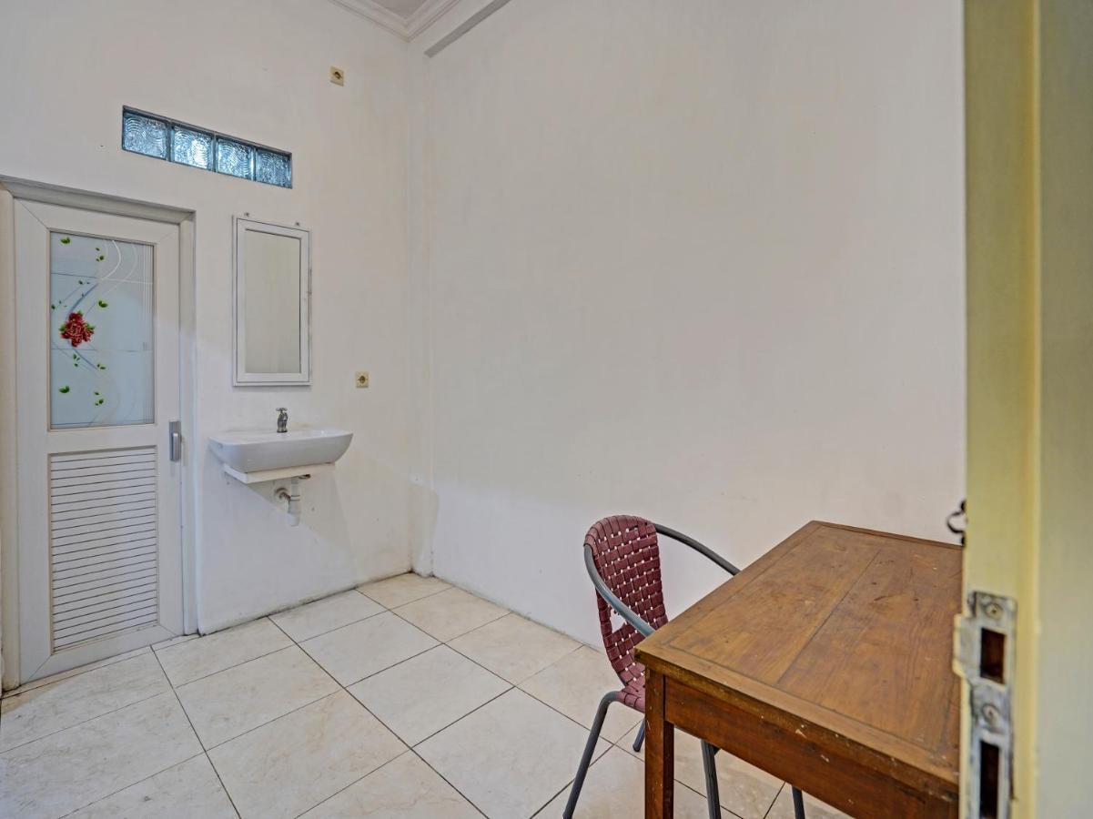 פרובולינגו Oyo 90943 Mochi 88 Homestay מראה חיצוני תמונה
